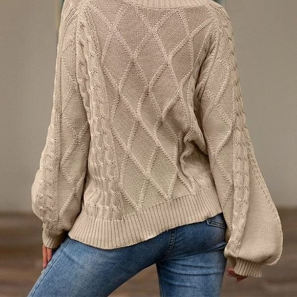 Mock Neck Bishop Sleeve Knit Sweater - Picture 4 of 6